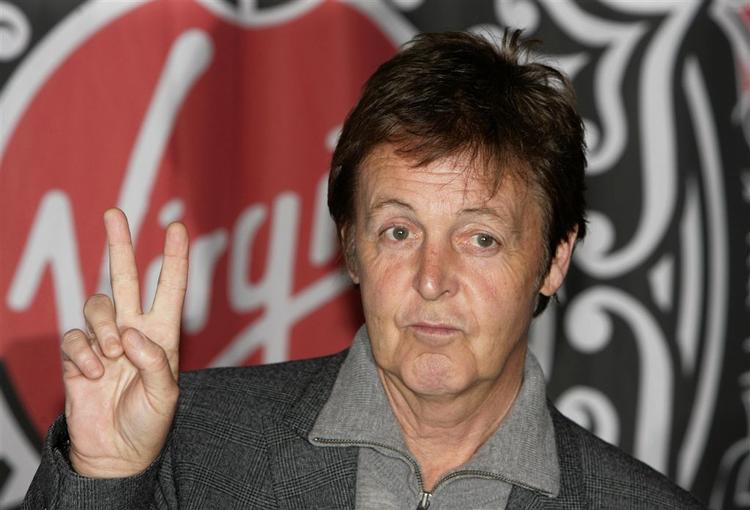 Paul McCartney og gruppen The Fireman udsender mandag albummet 'Electronic Arguments'. Udover McCartney tæller bandet Martin Glover, alias Youth, pladeproducer og tidligere bassist i Killing Joke. 