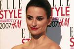 En søgning på magasinet Elle i fotoarkivet giver lutter smukke kvinder. Her skuespilleren Penelope Cruz der modtager en Elle-filmpris i London i februar 2007. 