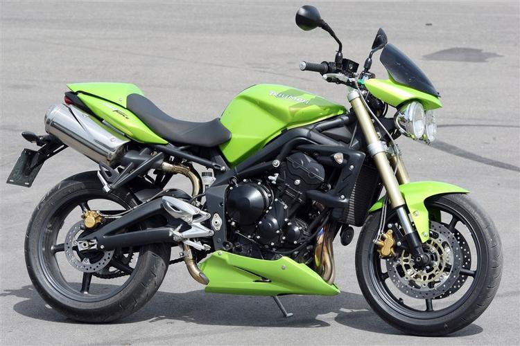 Triumph Street Triple kombinerer fornuft til hverdagen med skæg på landevejen. 