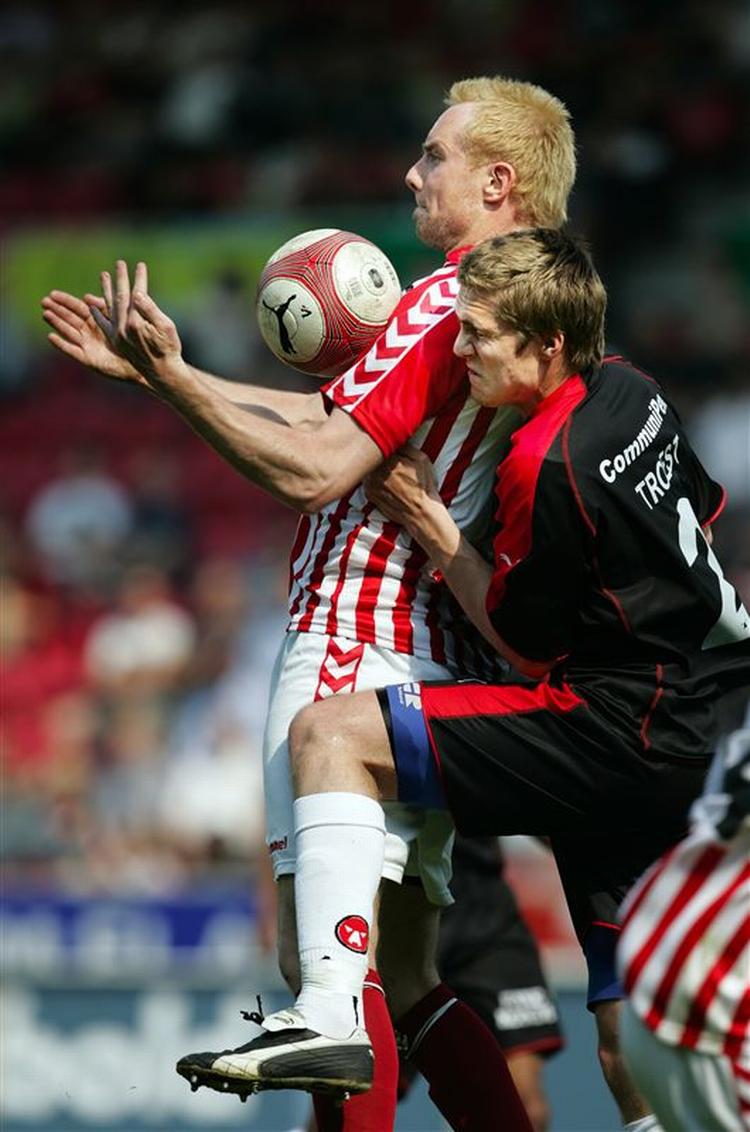 Magnus Troest har udviklet sig til en stabil forsvarsspiller hos FC Midtjylland i denne sæson. Billedet er fra en Superligakamp mod AaB i 2006. 
