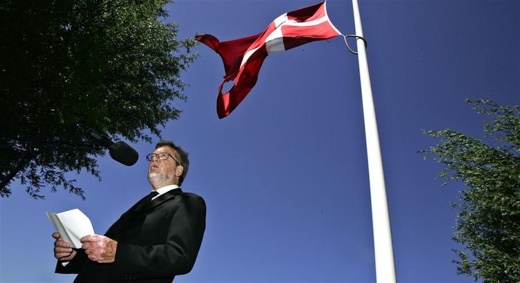 »Vi er ikke venneløs«, sagde Per Stig Møller under mindehøjtidelighed i dag for ofrene for terrorangrebet mod dansk ambassade i Islamabad. 