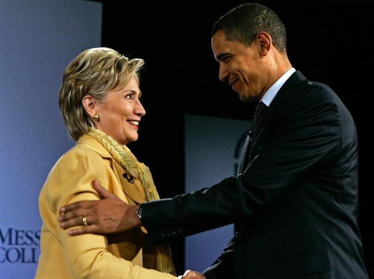 Hillary Clintons chancer for at blive præsident er forduftet. Nu overvejer hun at tilbyde sig selv til stillingen som Barack Obamas vicepræsidentkandidat. Arkivfoto. 