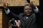 Mugabes ærkerival Morgan Tsvangirai er nu løsladt efter at have været tilbageholdt af politiet i otte timer. 