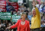 Hillary som vicepræsidentkandidat (sammen med Bill, selvfølgelig)? Det kan være både godt og skidt for Obama. 