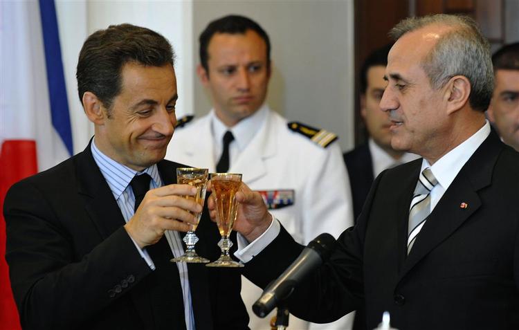 Nicolas Sarkozy (tv.) og Libanons  nyvalgte præsident, Michel Sleiman. 
