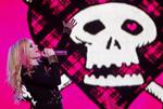 Avril Lavigne giver koncert, marts 2008. 