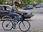 Obama holdt søndag fri i hjembyen Chigago, hvor han tog en cykeltur. Forude venter en intensiv valgkamp, også i stater, der af nogle betragtes som tabt på forhånd. 