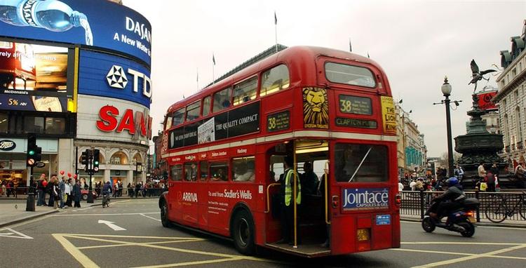 London indførte trængselsafgifter med held. Nu følger Manchester måske efter. 