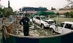 Sådan så der ud ved den danske ambassade i Pakistan umiddelbart efter bombesprængningen i dag for en uge siden. 