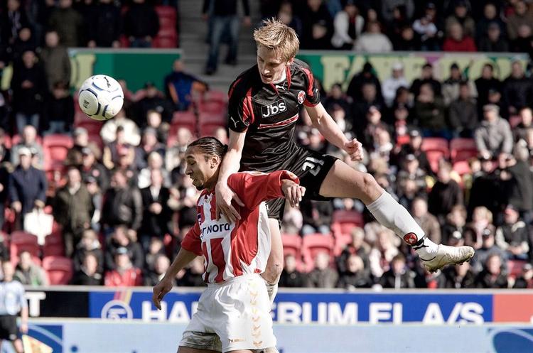Steve Olfers og Danny Olsen mødes, når AaB og FC Midtjylland indleder Superligasæsonen. Arkivfoto. 