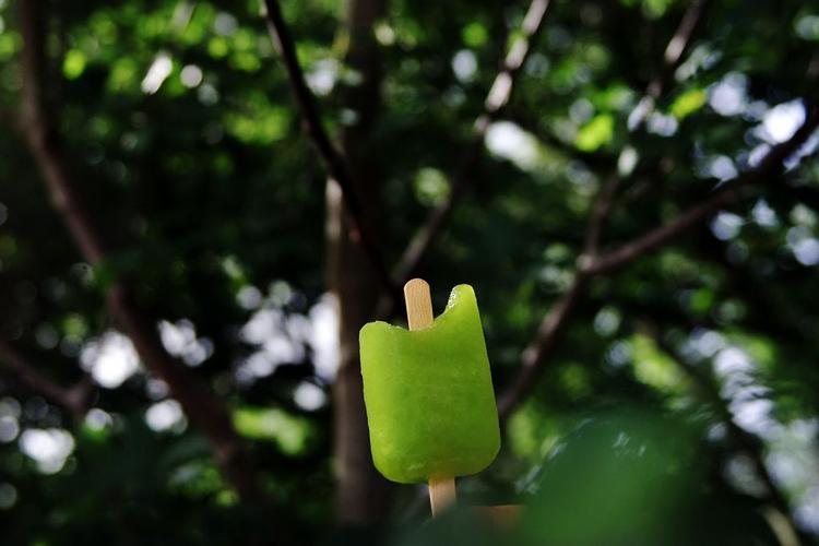 Frygt ikke for, at den klassiske Champagnebrus presses ud af markedet af italienske mælkeis. Traditionelle ispinde står stadig for størstedelen af impuls-issalget i Danmark. 
