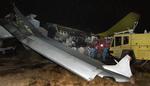 Efter at være landet sikkert opstod der en eksplosionsagtig brand i flyet. 
