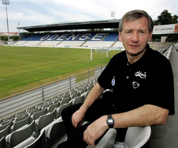 Skotske Bruce Rioch skal forsøge at føre de danske mestre AaB videre til gruppespillet i Champions League. Arkivfoto. 