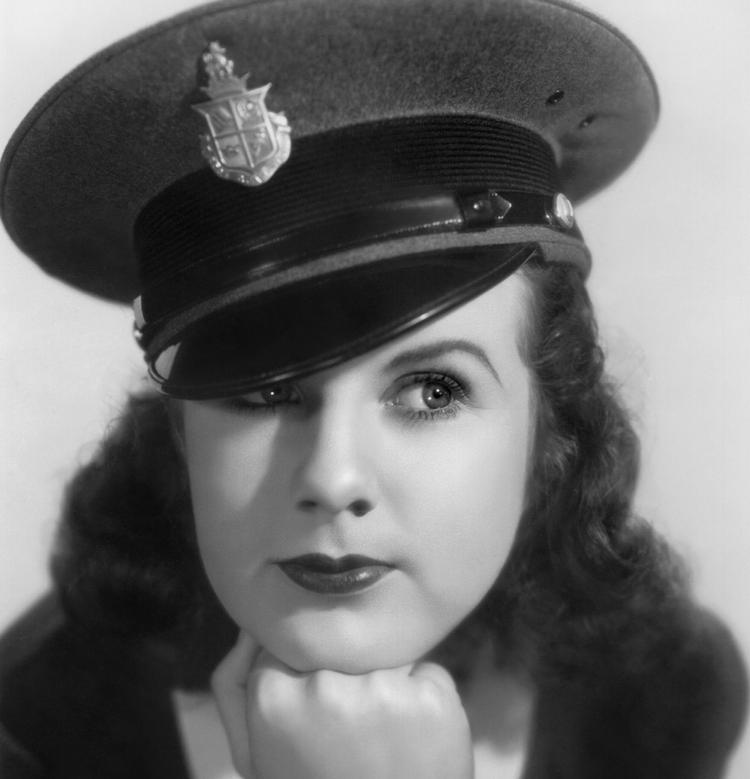 Deanna Durbin reddede reelt Universal fra fallit med en række succesfilm i 30'erne. 