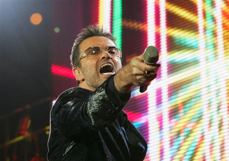 George Michael giver koncert i Stuttgart, oktober 2006. 