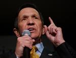 Dennis Kucinich var blandt andet Viggo Mortensens mand i primærvalgets indledende fase. Nu har han stillet forslag om at få Bush for en rigsret. 