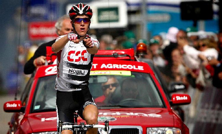 Chris Anker Sørensen formåede at holde kapaciteter som Alejandro Valverde, Cadel Evans og Haimar Zubeldia bag sig og krydsede målstregen i så overstadig begejstring, at han var tæt på et styrt. 
