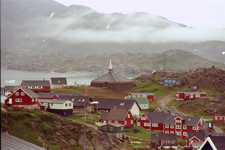 På tre uger har 15 unge forsøgt at dræbe sig selv i den lille by Tasiilaq på østkysten af Grønland. Arkivfoto. 