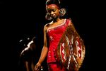 25-årige Catherine fra Kenya stillede op med Masai-skjold og politiske dundertaler. Hun vandt en rejse for to til en valgfri destination i Afrika – og titlen som Miss Africa Danmark naturligvis. Foto: Miriam Dalsgaard. 