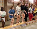 Gymnastiktime for en 8. klasse i København. Arkivfoto. 