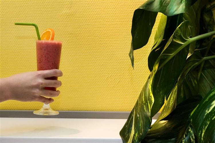 Flere og flere juicebarer skyder op i København og trives, fordi mange erstatter deres koffeinspækkede coffee to go med ernæringsrigtige juicer og smoothies. iBYEN guider til juicebarer. 