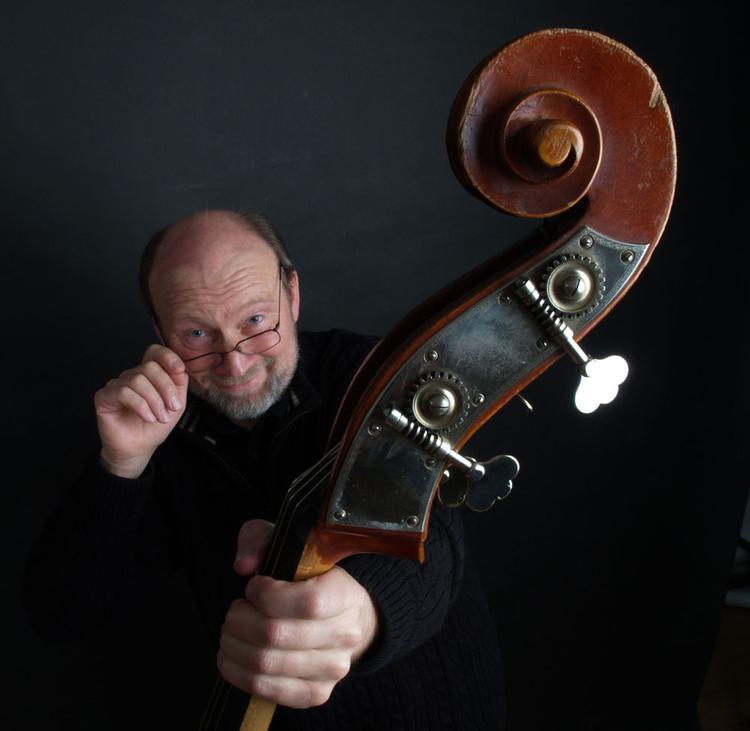 Der er et par fine kompositioner på albummet 'For Good And All', hvor Jens Jefsen selv står i fokus som solist. 