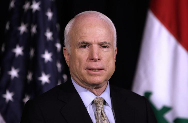 Republikanernes præsidentkandidat, John McCain, mener, at det seneste års amerikanske strategi i Irak har været en succes. 