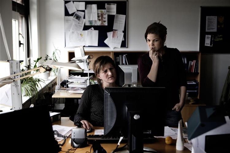 Dansk Socialrådgiverforening er dybt bekymret for, om serviceloven vil blive overholdt med de stramme budgetter, som regeringen og KL har vedtaget i ny aftale i dag. Arkivfoto. 