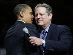 Al Gore på scenen i Joe Lewis Arena i nat, efter at han havde lovet Barack Obama sin ubetingede støtte. 