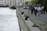 En klasse på tur fandt en død mand her i vandet i Københavns Havn. 