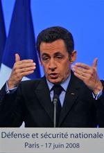 Nicolas Sarkozy siger i dag, at Frankrig genindtræder i Natos militære kommandostruktur. 