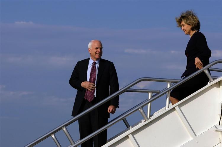 John McCain og frue. Hvor meget adskiller den republikanske præsidentkandidat sig egentlig fra George W. Bush? 