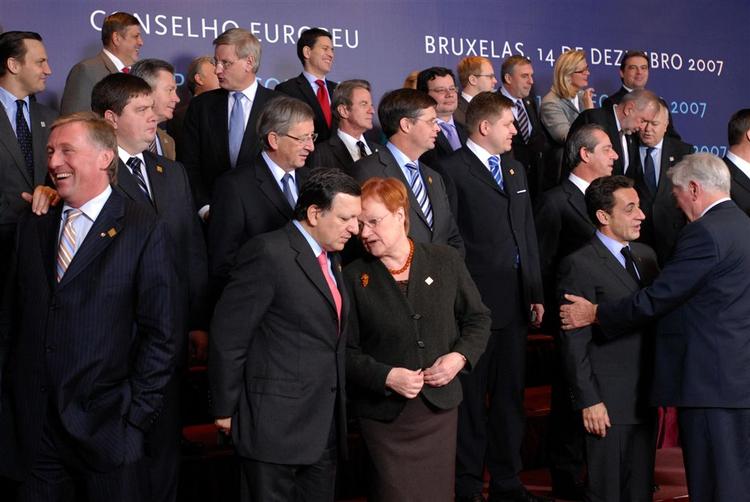 Der bliver nok knap så mange smil på læberne under forhandlingerne i EU-toppen om irernes nej til EU-traktaten. Arkivfoto. 