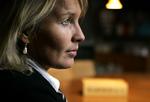 Justitsminister Lene Espersen (K) vil have kommuner og fængsler til at tage bedre sig af de kriminelle efter løsladelse fra fængslet. 
