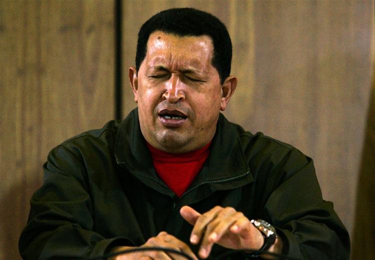 Præsidenten i Venezuela, Hugo Chavez, kalder EU's nye udvisningsregler for »et pinligt direktiv«. 