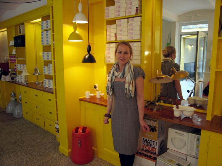 Carolina Pedersen har åbnet den kombinerede indretningsbutik og café Das Ost i de lokaler, der tidligere husede cafeen Granola. 