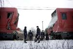 Omkring 50 personer, heraf to alvorligt kvæstede, blev kørt på hospitalet, efter at to S-tog kolliderede ved Lyngby Station i vinteren 2005. 