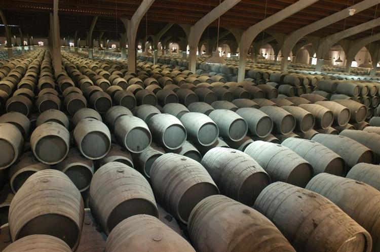Sherryfremstilling. Det er en lang proces, når Manzanilla sherry fremstilles. Jørgen Mønster Pedersen gennemgår her processen trin for trin. 