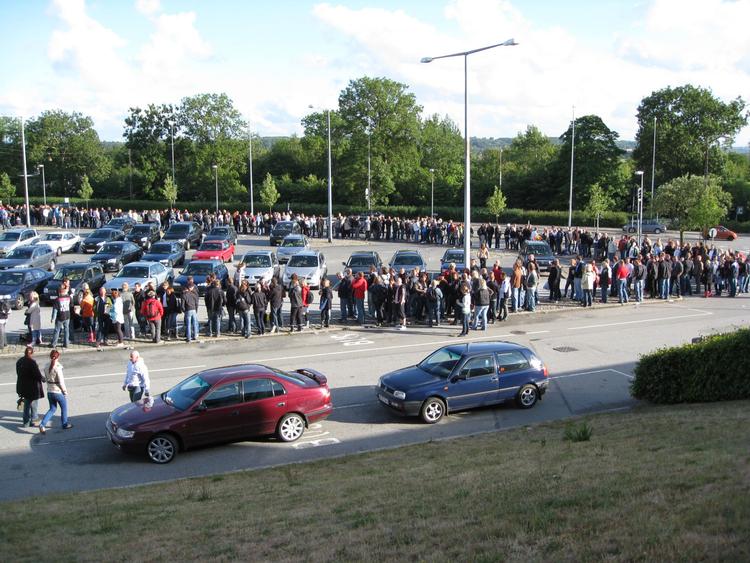 Der var lange køer i Randers, og mange nåede aldrig frem til Bon Jovi- koncerten. 