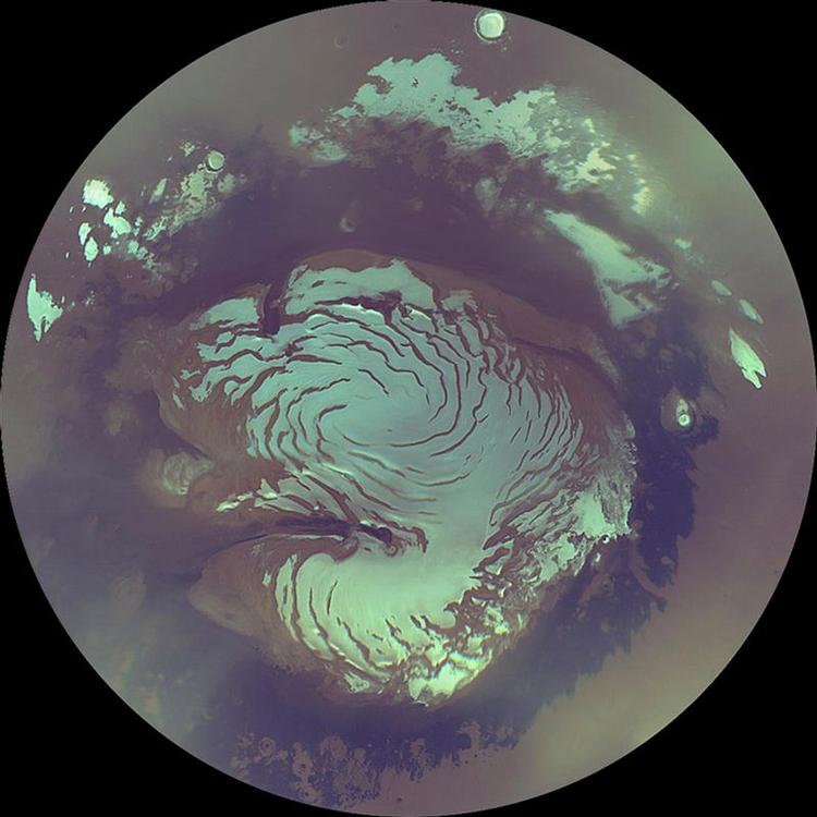 Billedet viser Mars' nordpol, og det hvide område skulle angiveligt være en stor ismasse. 