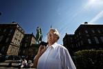 Ny Alliances folketingsgruppe risikerer at blive reduceret til blot to mand, hvis Jørgen Poulsen bliver smidt ud af gruppen. 