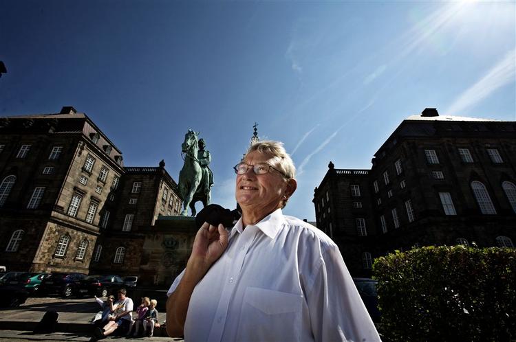 Ny Alliances folketingsgruppe risikerer at blive reduceret til blot to mand, hvis Jørgen Poulsen bliver smidt ud af gruppen. 