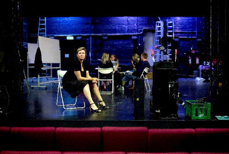 Med et udtalt engagement, en særdeles synlig profil og mod til at fremsætte stærke synspunkter har Mette Hvid Davidsen gjort Camp X til et markant kulturhus i hovedstaden. Hun kom til det nyskabte teater fra en administrativ lederpost på teatret Kaleidoskop og har afvist det meste af den voldsomme anmelderkritik, der er regnet ned over hendes kunstneriske resultater på Camp X. Arkivfoto: Peter Hove Olesen 