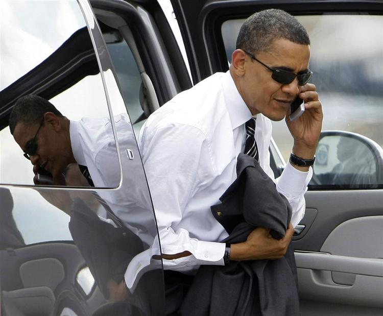Barack Obamas kamp for at overbevise vælgerne om, at han ikke er muslim, har skabt problemer. 