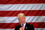 På trods af en hård valgkamp i primærvalget giver USA's tidligere præsident Bill Clinton nu sin støtte til Barack Obama. Arkivfoto. 