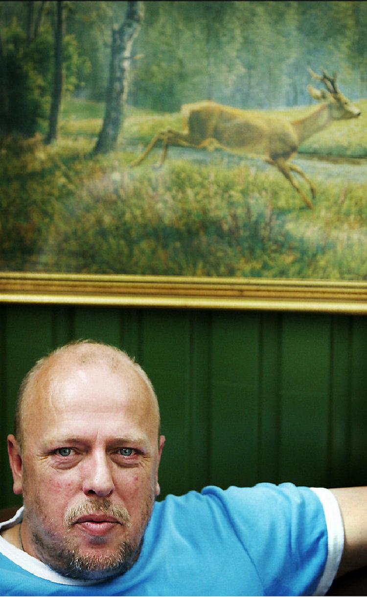 Poul Martin Bonde, cand.phil., producer, talentspejder og komponist, har markeret sig på en lang række fronter og sat sit synlige og hørbare præg på det danske musiklandskab. I morgen fylder han 50 år.  Foto: Johnny Frederiksen 