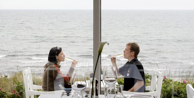Tager man turen til den afsidesliggende restaurant Kadeau bliver man belønnet med Bornholms bedste mad i smukke omgivelser. 