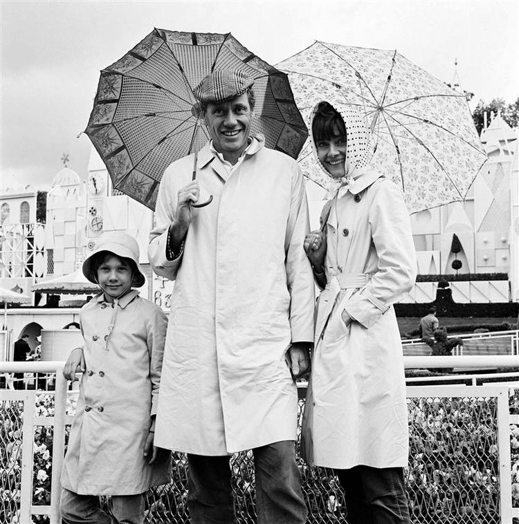 Skuespilleren Mel Ferrel var gift med Audrey Hepburn, som han havde en søn sammen med, men i hvilken film spiller han en misantropisk akrobat over for Leslie Caron? 