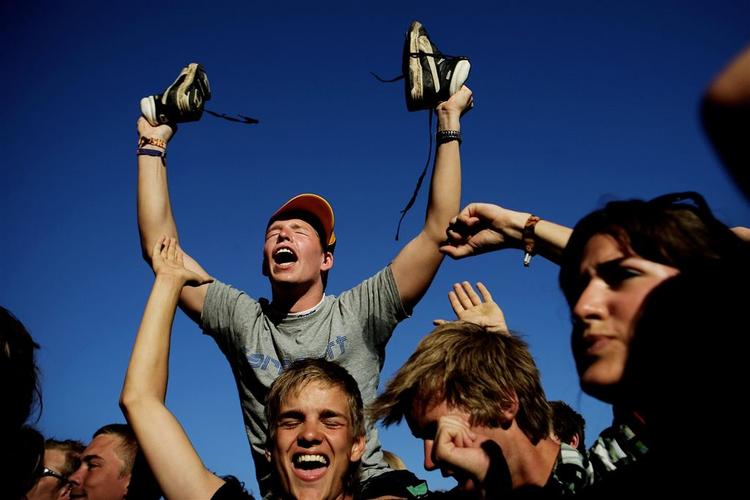 Der er god grund til at smide skoene på årets Roskilde Festival. DMI lover sol og op til 27 grader. 