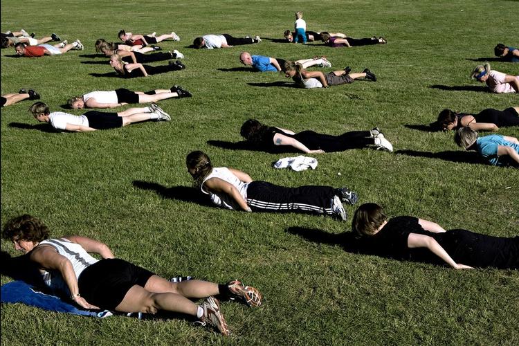 Der er fællestræning bag ved Pavillonen i Fælledparken i København. Hver mandag, onsdag og fredag kl. 18-19. 